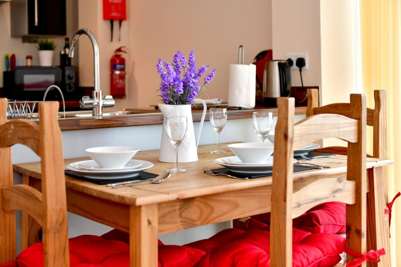 Meridian Quay Apartments, By Jsw Short Stay Σουόνσι Εξωτερικό φωτογραφία
