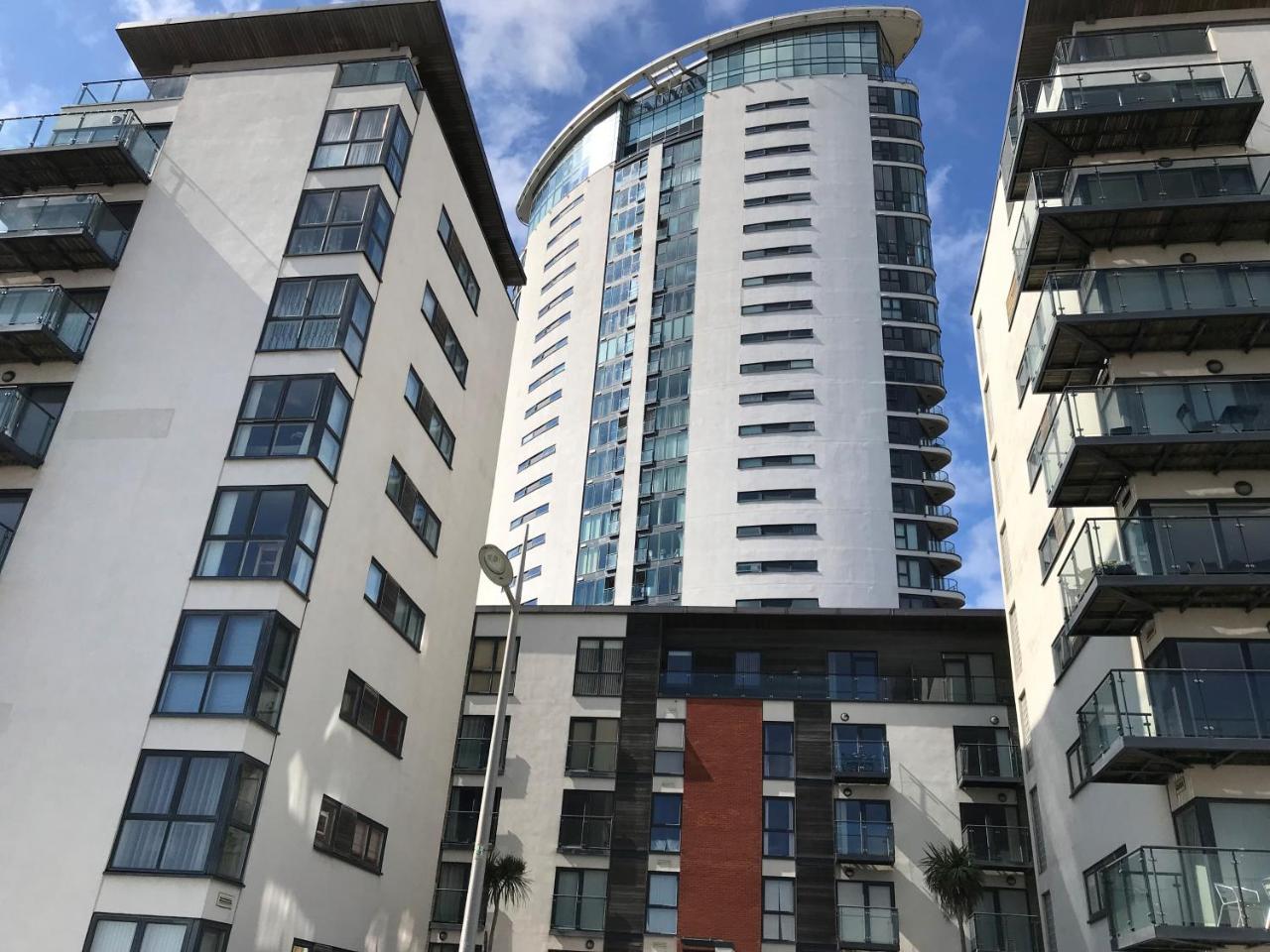 Meridian Quay Apartments, By Jsw Short Stay Σουόνσι Εξωτερικό φωτογραφία