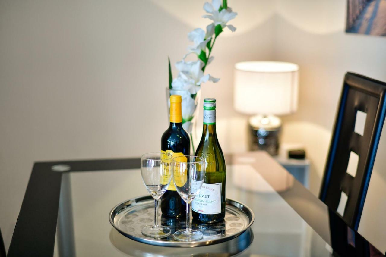 Meridian Quay Apartments, By Jsw Short Stay Σουόνσι Εξωτερικό φωτογραφία