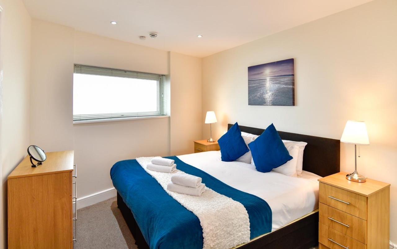Meridian Quay Apartments, By Jsw Short Stay Σουόνσι Εξωτερικό φωτογραφία
